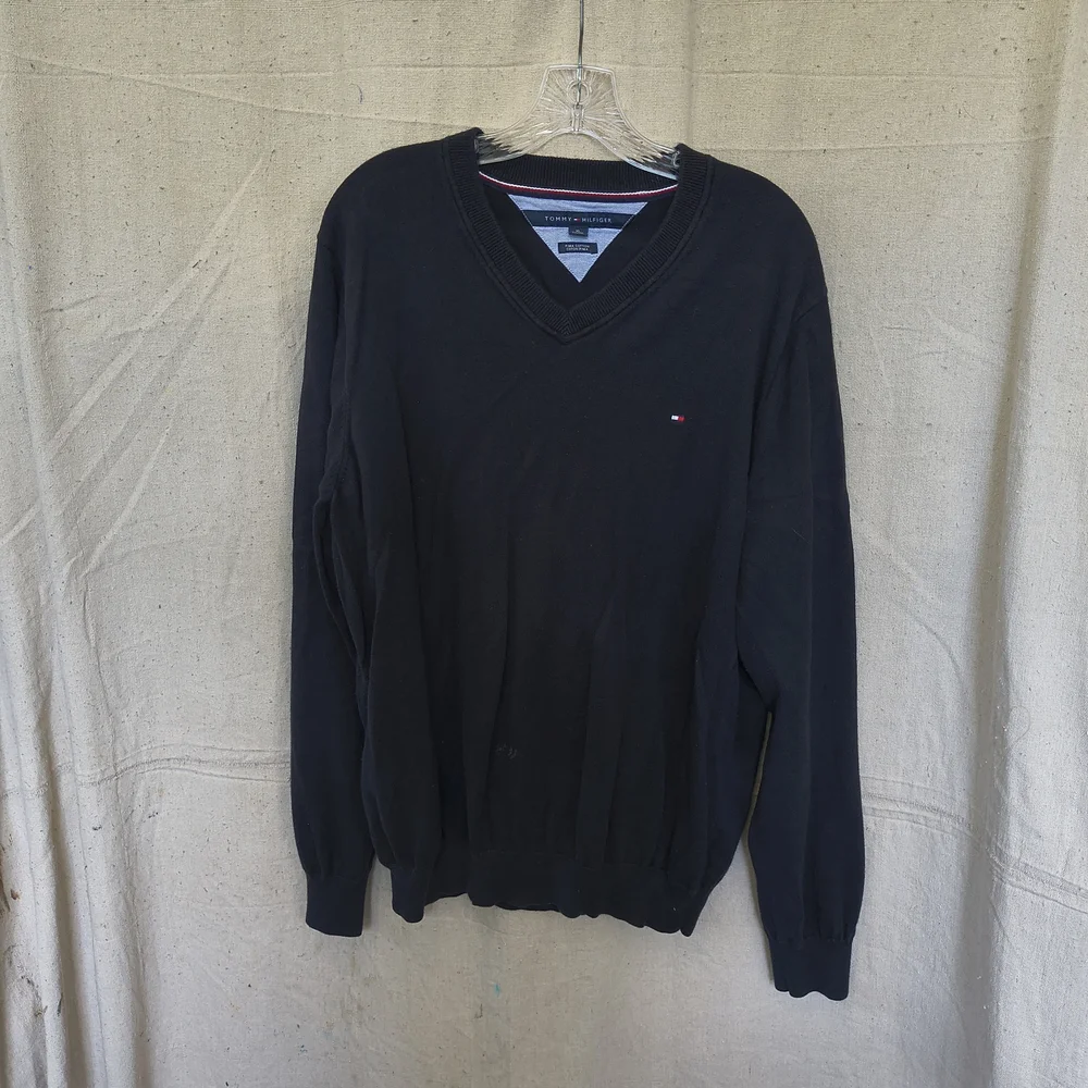 Tommy Hilfiger Men's XL Navy Classic V-Neck Long Sleeve Pull Over Sweater